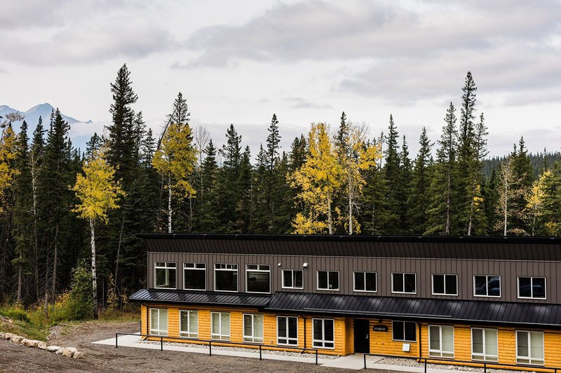 Jasper East Hostel Exterior.jpg