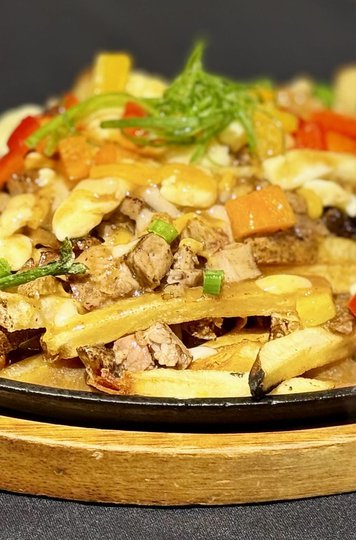 Mad Grizzly Poutine.jpg