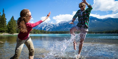 ParksCanada-CoupleSplashinWater-RyanBray-CR.jpg