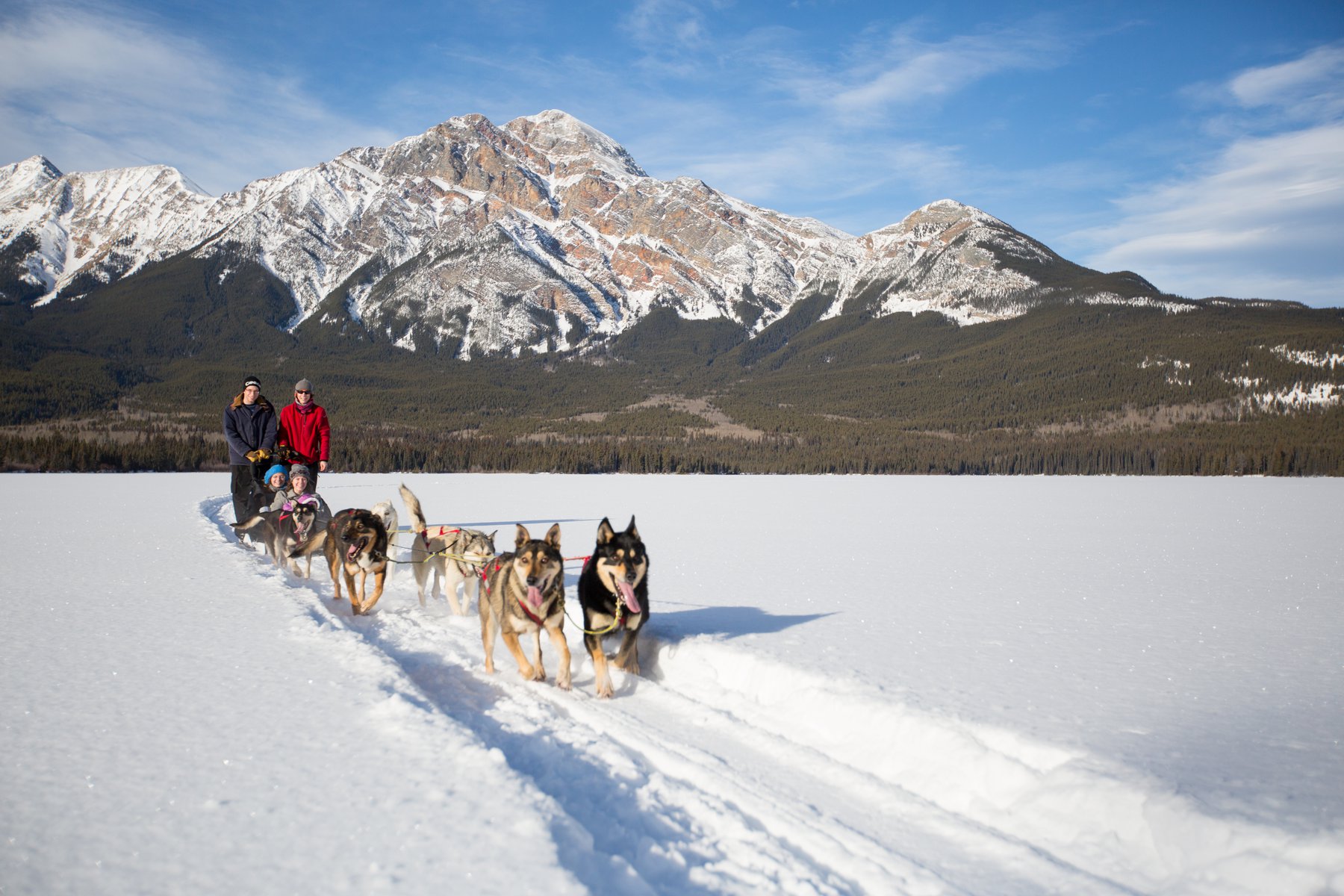 Complete guide to a happy holiday season in the mountains | Tourism Jasper