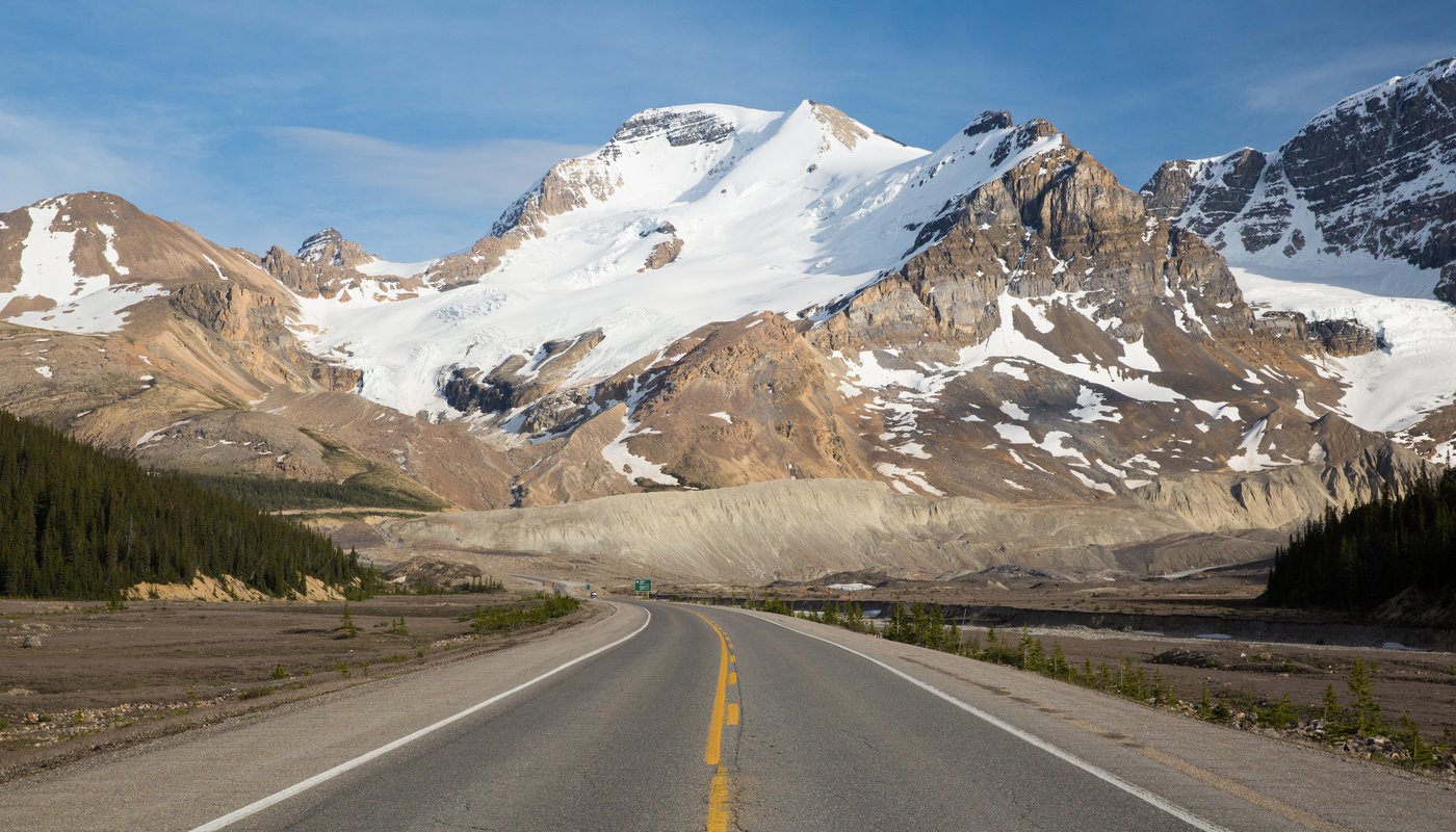 ParksCanada-DrivingdownIcefieldsParkway-Ryanbray-CR.jpg